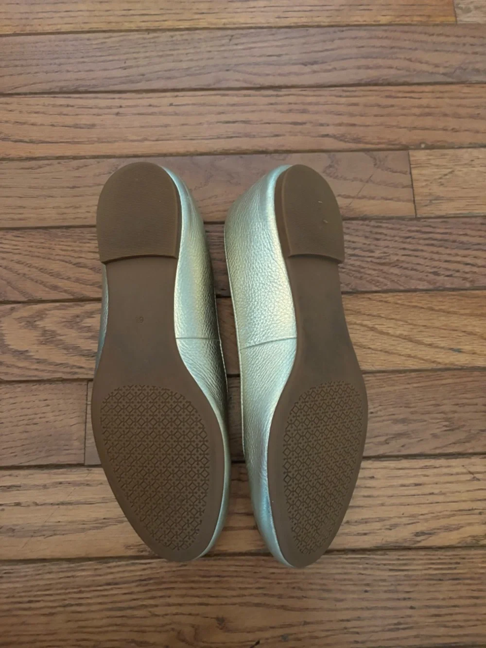 Tory Burch Gold Logo Round-Toe Ballet Flats - Picture 2 of 5